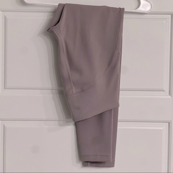LULULEMON LEGGINGS SIZE 4 - Picture 2 of 3
